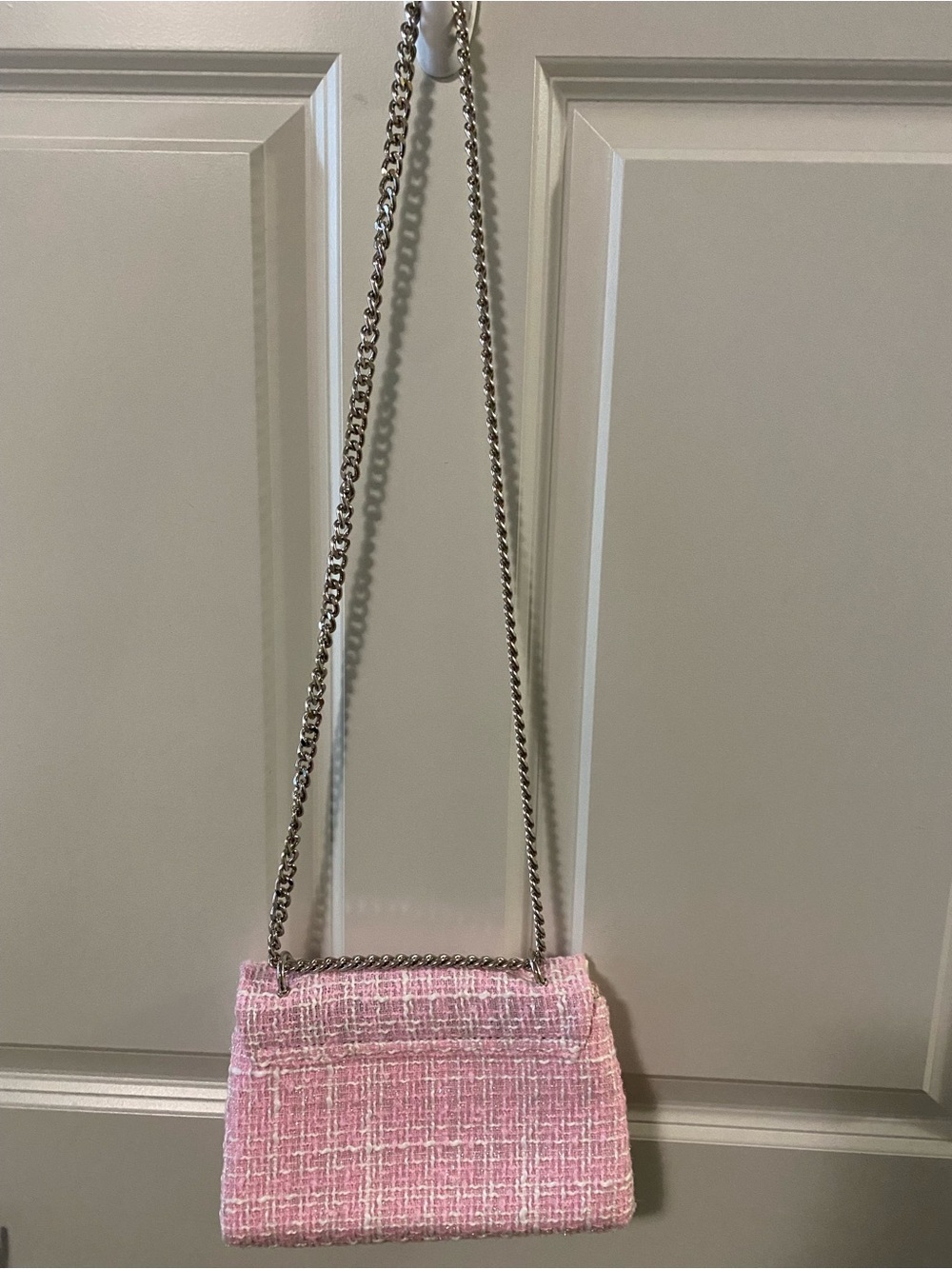 Badgley Mischka Pink Tweed Crossbody Bag with Silver Chain - Picture 3 of 6